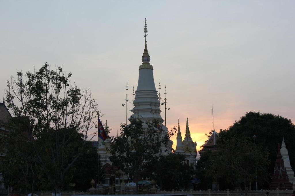 De Art Hotel Phnom Pen Exterior foto
