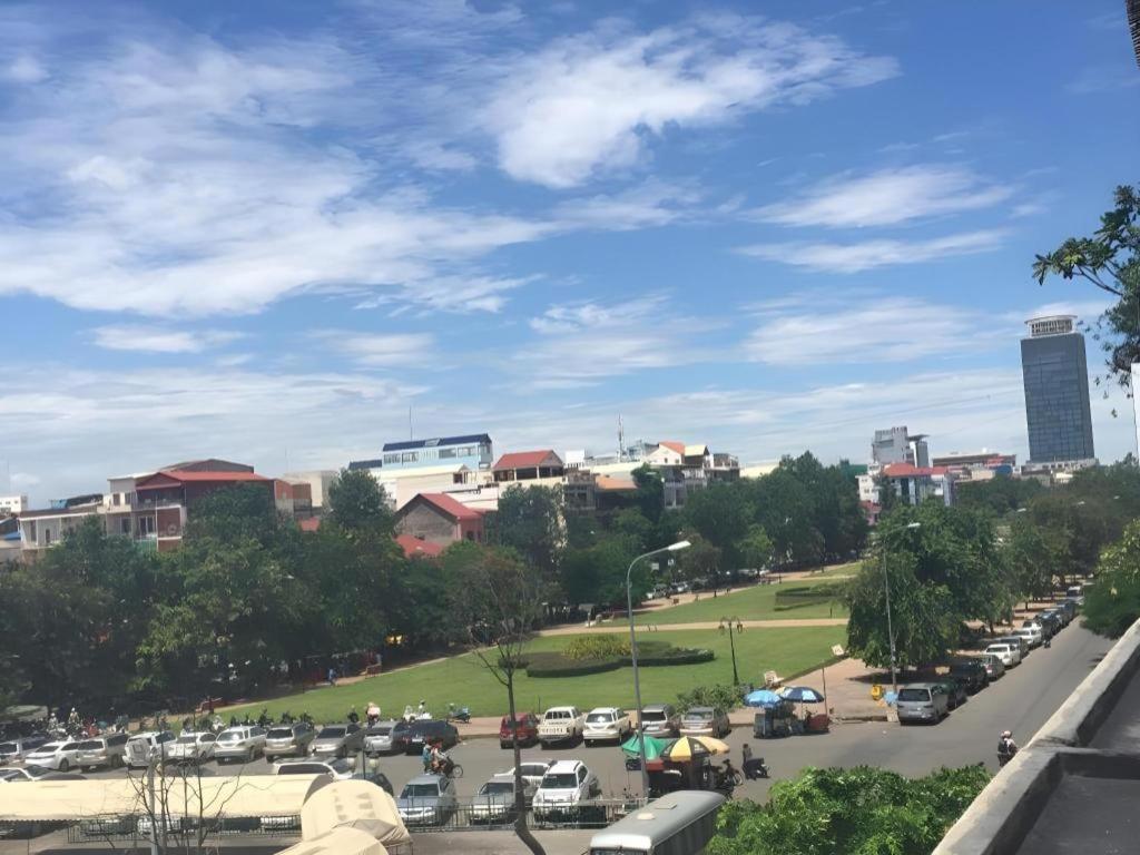 De Art Hotel Phnom Pen Exterior foto