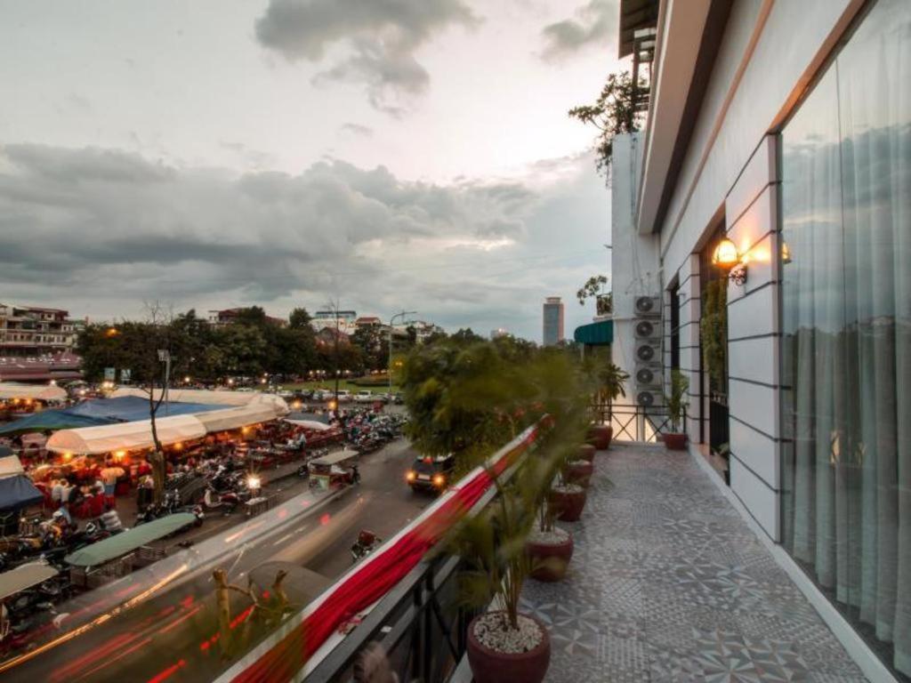 De Art Hotel Phnom Pen Exterior foto